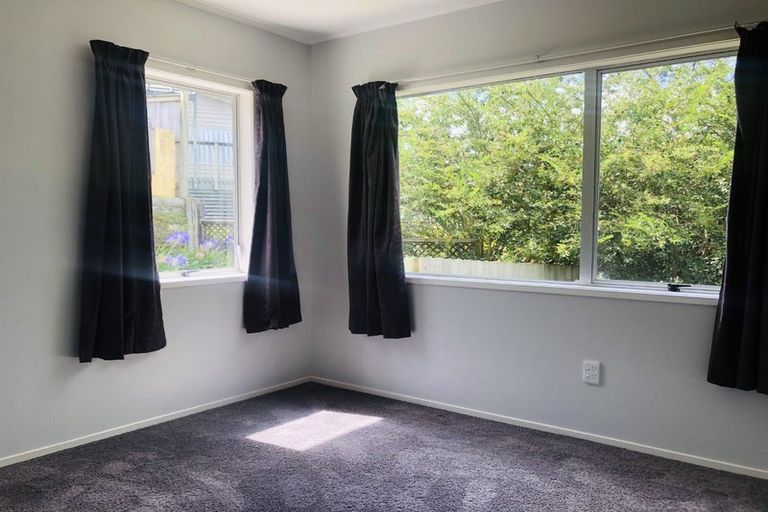 Photo of property in 1/14 Gillan Place, Bayview, Auckland, 0629