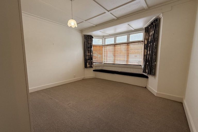 Photo of property in 34 Shakespeare Road, Bluff Hill, Napier, 4110