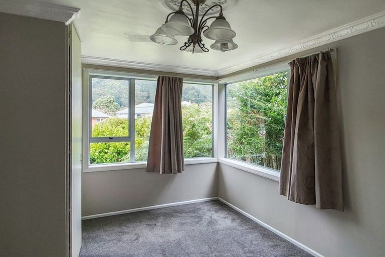 Photo of property in 115 Judd Crescent, Naenae, Lower Hutt, 5011