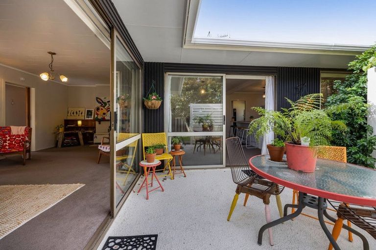 Photo of property in 19 Wesley Avenue, Frankleigh Park, New Plymouth, 4310