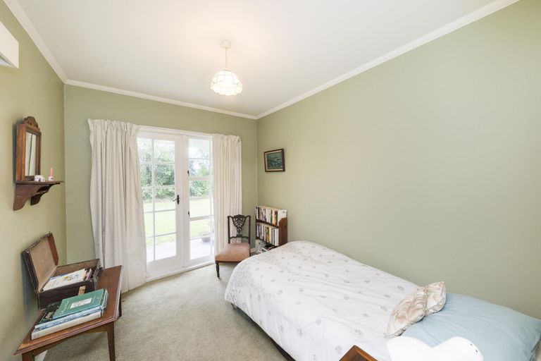 Photo of property in 40 Clifton Terrace, Fitzherbert, Palmerston North, 4410