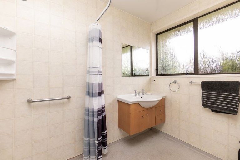 Photo of property in 16 Veitches Road, Casebrook, Christchurch, 8051