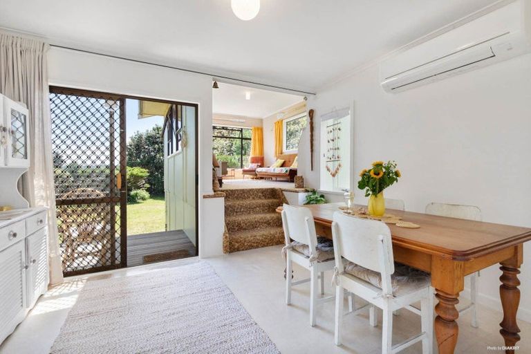 Photo of property in 90 Maunsell Road, Port Waikato, Tuakau, 2695