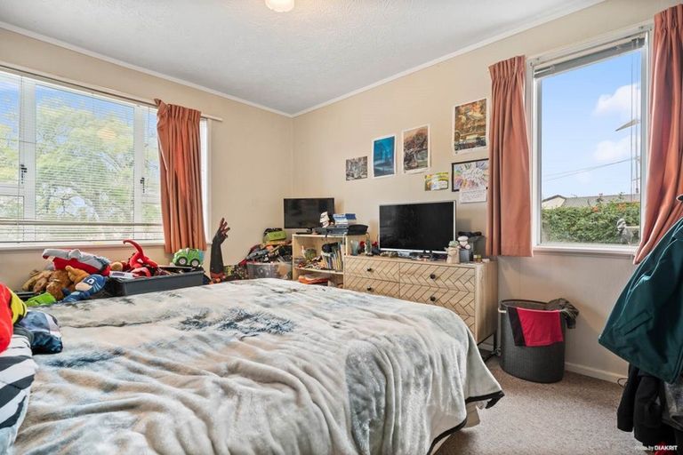 Photo of property in 1/3a Grande Vue Road, Manurewa, Auckland, 2102