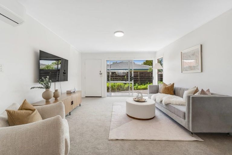 Photo of property in 2/38 Ballater Place, Highland Park, Auckland, 2010