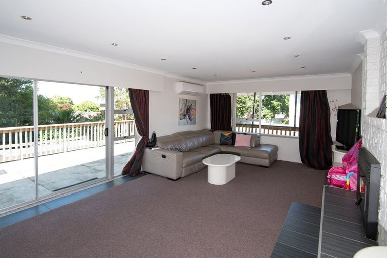Photo of property in 16 Waikaremoana Place, Pakuranga Heights, Auckland, 2010