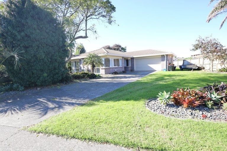 Photo of property in 82 Pacific View Road, Papamoa Beach, Papamoa, 3118