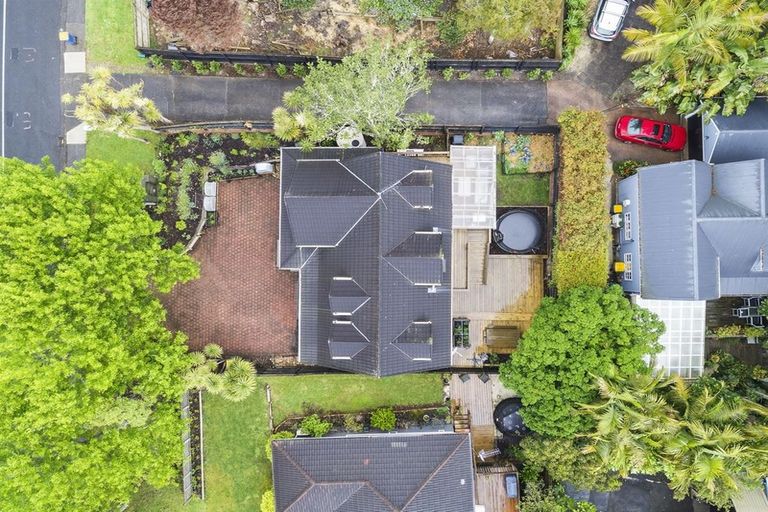 Photo of property in 117 Daffodil Street, Titirangi, Auckland, 0604