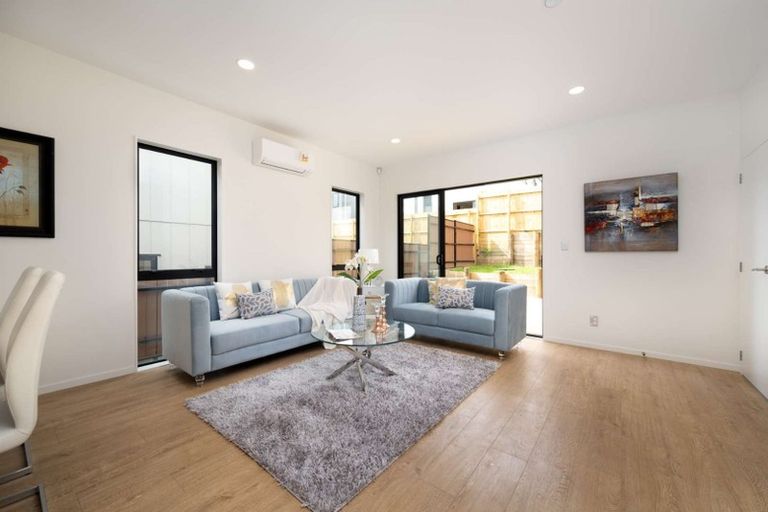 Photo of property in 7b Frontier Lane, Flat Bush, Auckland, 2019