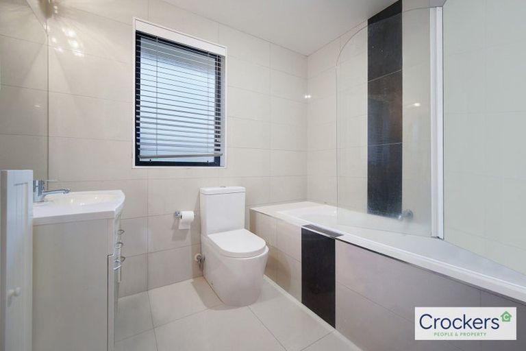 Photo of property in 2 Conti Drive, Flat Bush, Auckland, 2019