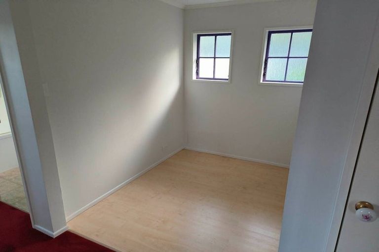 Photo of property in 70 Thurleigh Grove, Karori, Wellington, 6012