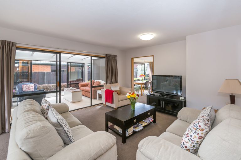 Photo of property in 8 Herbs Place, Cashmere, Christchurch, 8022