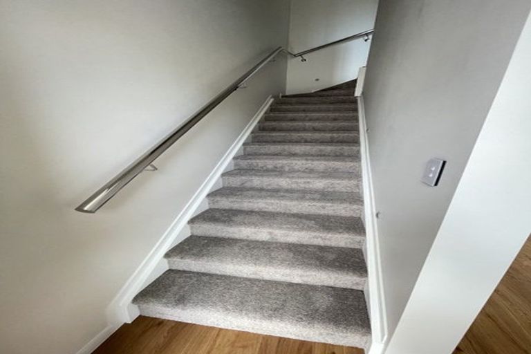 Photo of property in 2/3 Royal View Road, Te Atatu South, Auckland, 0610