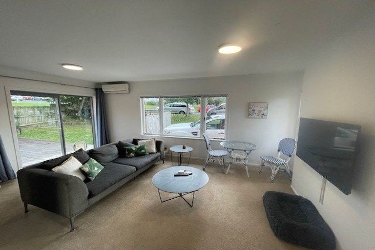 Photo of property in 2/10 Belmont Terrace, Milford, Auckland, 0620