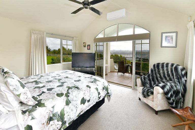 Photo of property in 54 Pinetone Road, Kumeu, 0892