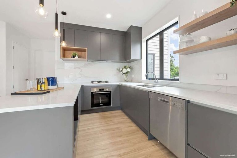 Photo of property in 17e Stanniland Street, Sunnyhills, Auckland, 2010
