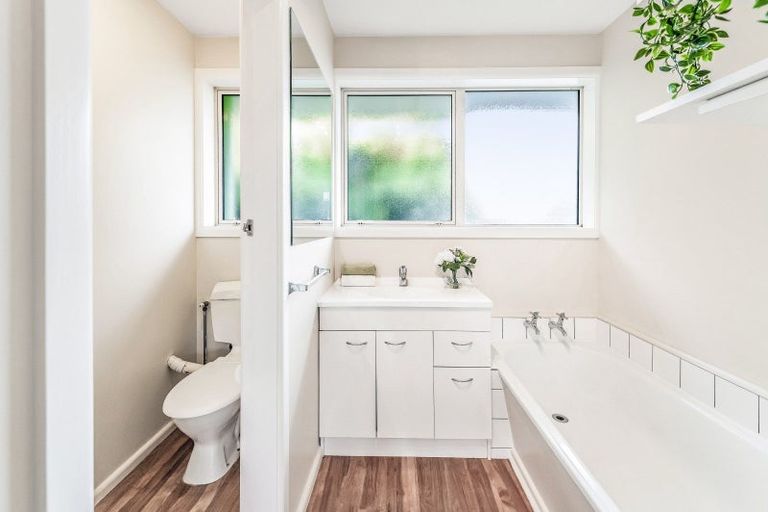 Photo of property in 27 Skerten Avenue, Hornby, Christchurch, 8042