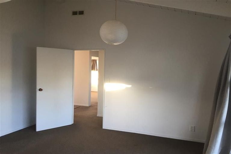 Photo of property in 48 Strid Road, Te Atatu South, Auckland, 0610