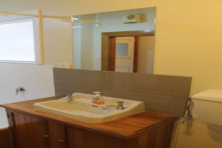 Photo of property in 142 Washington Avenue, Brooklyn, Wellington, 6021