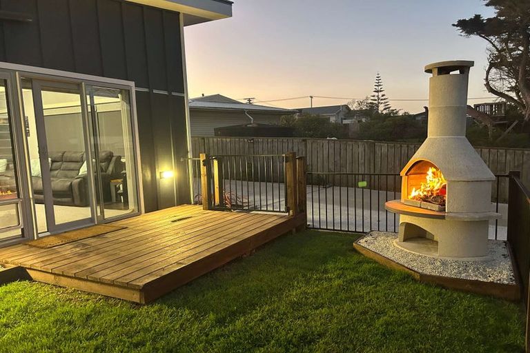 Photo of property in 60 Rua Avenue, Waitarere Beach, Levin, 5510