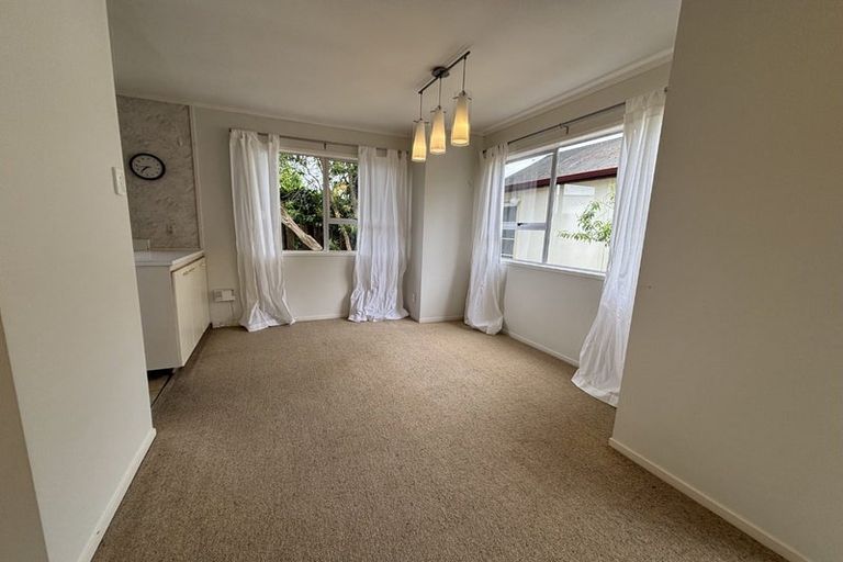 Photo of property in 1/79 Flanshaw Road, Te Atatu South, Auckland, 0610