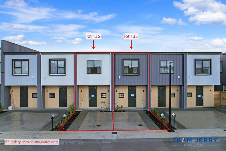 Photo of property in 14 Heketara Way, Massey, Auckland, 0614