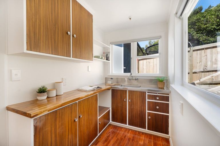 Photo of property in 64 Helston Road, Paparangi, Wellington, 6037