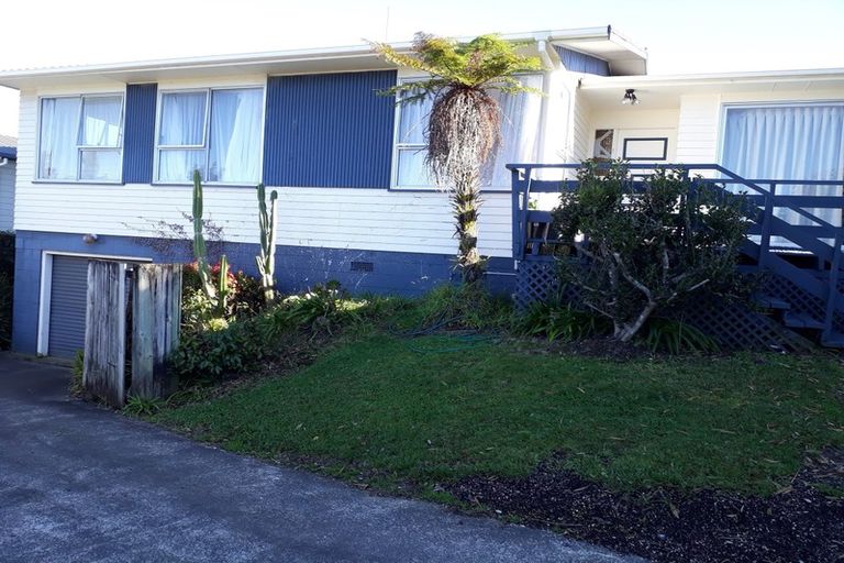 Photo of property in 43 Walworth Avenue, Pakuranga Heights, Auckland, 2010