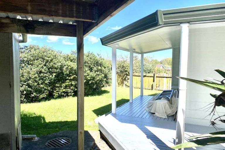 Photo of property in 47 Greenslade Crescent, Northcote, Auckland, 0627