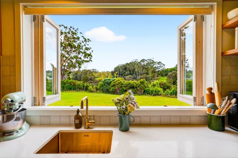 Photo of property in 20 Te Whau Lane, Snells Beach, 0920