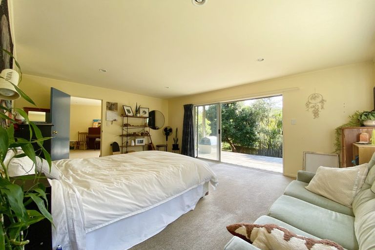 Photo of property in 37 Onedin Place, Titirangi, Auckland, 0604