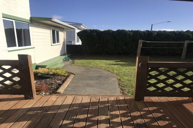 Photo of property in 37 Cassino Crescent, Onekawa, Napier, 4110