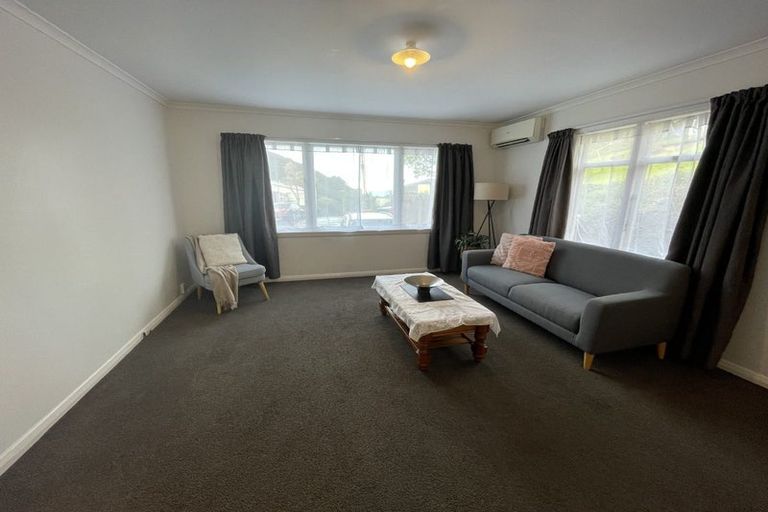 Photo of property in 12 Bristol Street, Island Bay, Wellington, 6023