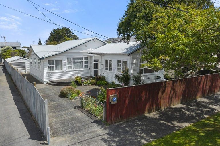 Photo of property in 92 Pretoria Street, Hutt Central, Lower Hutt, 5010