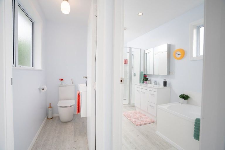 Photo of property in 6 Mitchell Street, Brooklyn, Wellington, 6021