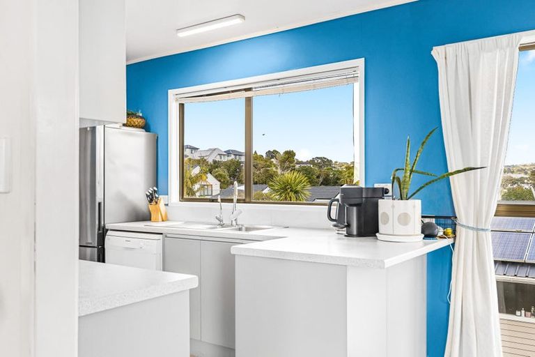 Photo of property in 1/12 Glenvar Road, Torbay, Auckland, 0630