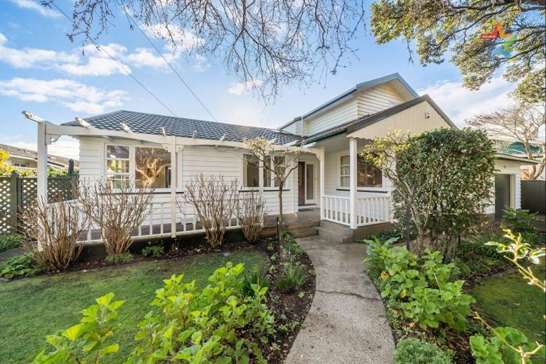 Photo of property in 27 Hinau Street, Woburn, Lower Hutt, 5010