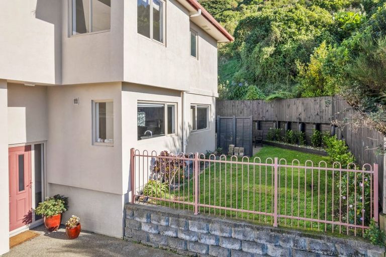 Photo of property in 50 Erlestoke Crescent, Churton Park, Wellington, 6037