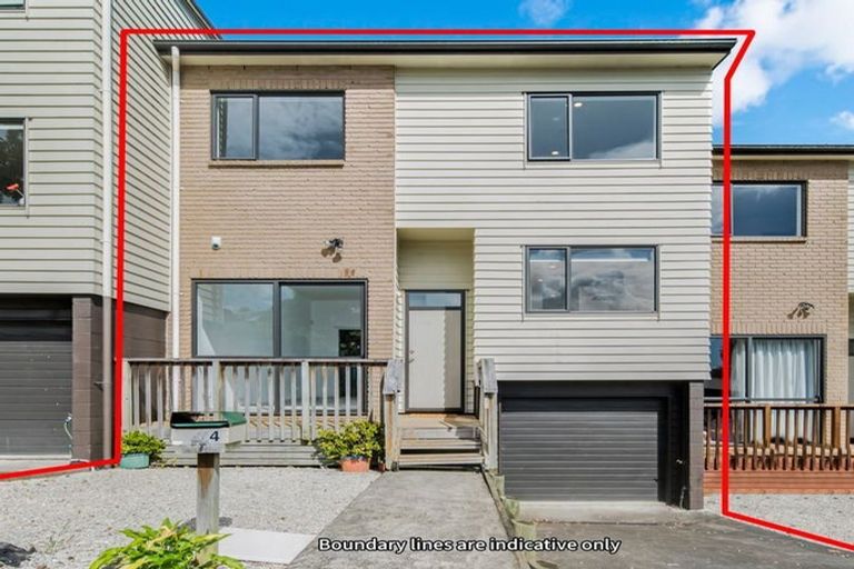 Photo of property in 4/2 Swan Hill Drive, Glen Eden, Auckland, 0602