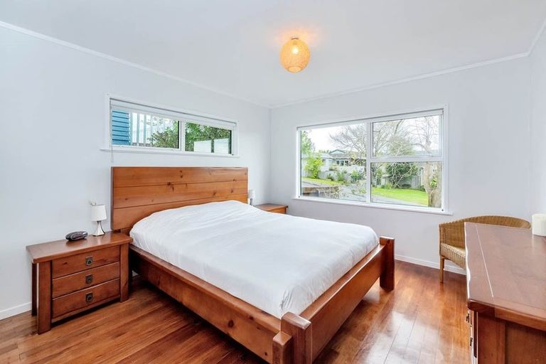 Photo of property in 4 Seabar Place, Glen Eden, Auckland, 0602