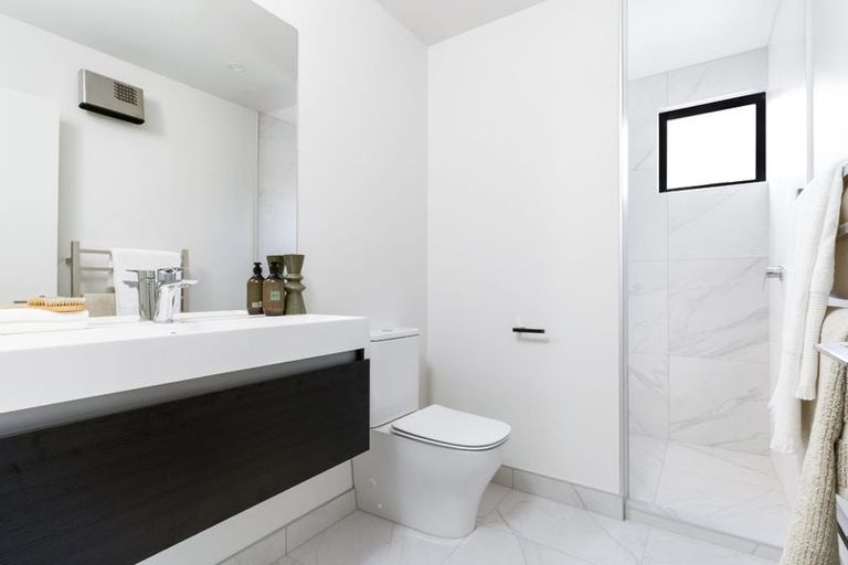 Photo of property in 2/27 Division Street, Riccarton, Christchurch, 8041