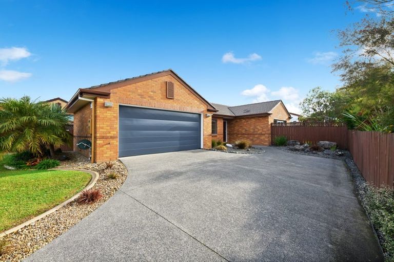 Photo of property in 15 Graven Court, Henderson, Auckland, 0612