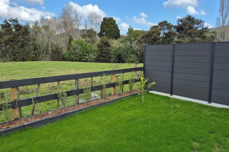 Photo of property in 6 Mataikokako Loop, Kawakawa Bay, 2585