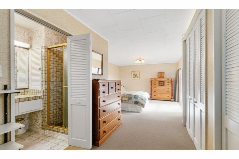Photo of property in 13a Norton Park Avenue, Fairfield, Lower Hutt, 5011