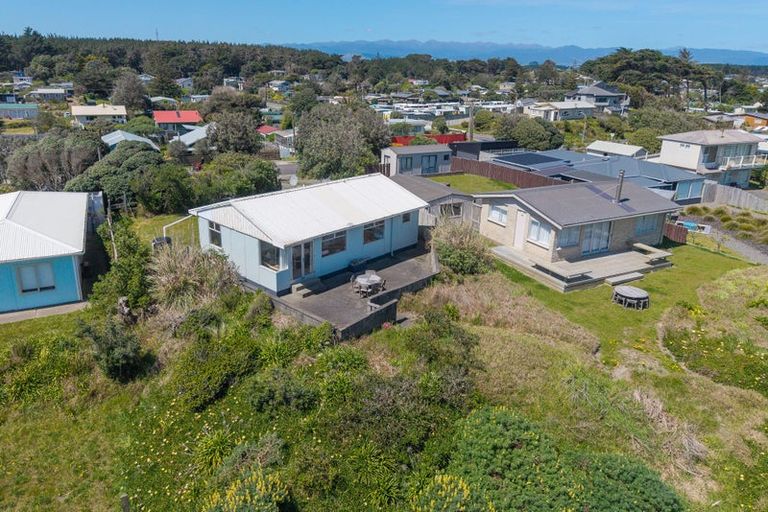 Photo of property in 7 Kent Avenue, Waitarere Beach, Levin, 5510