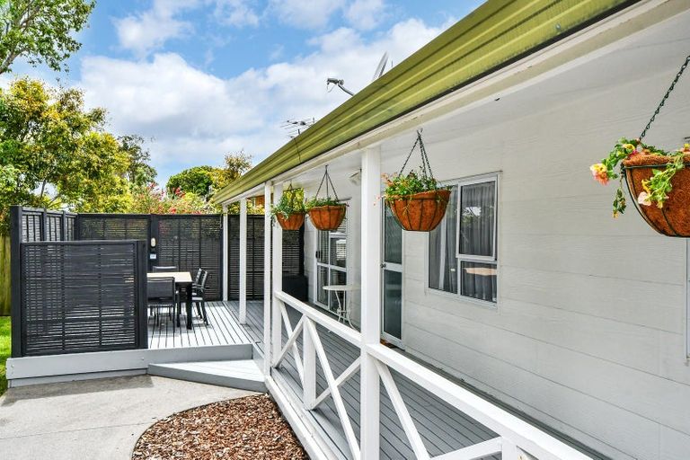 Photo of property in 6 Lorelei Place, Opaheke, Papakura, 2113