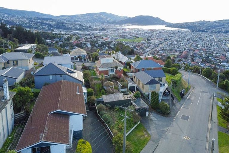 Photo of property in 11 Earls Road, Saint Clair, Dunedin, 9012