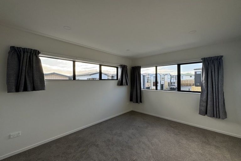 Photo of property in 16 Elegant Lane, Ranui, 0612