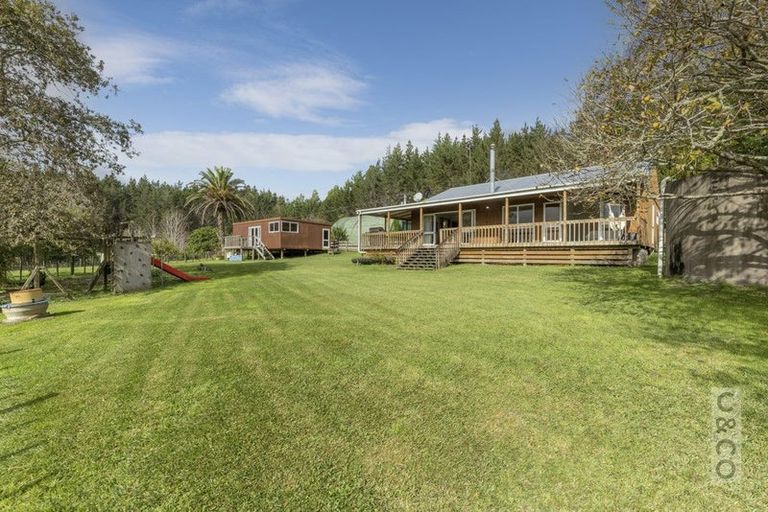 Photo of property in 293 Ararimu Valley Road, Helensville, Waimauku, 0882
