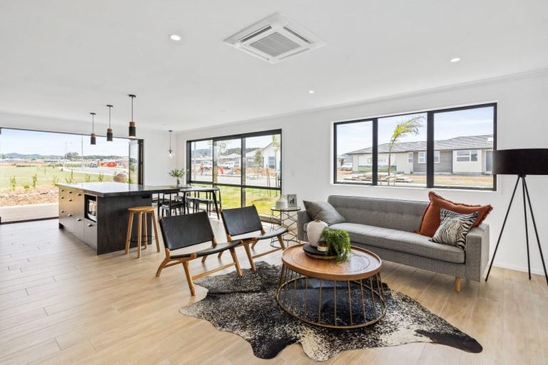 Photo of property in 102 Wairau Drive, Tikipunga, Whangarei, 0112